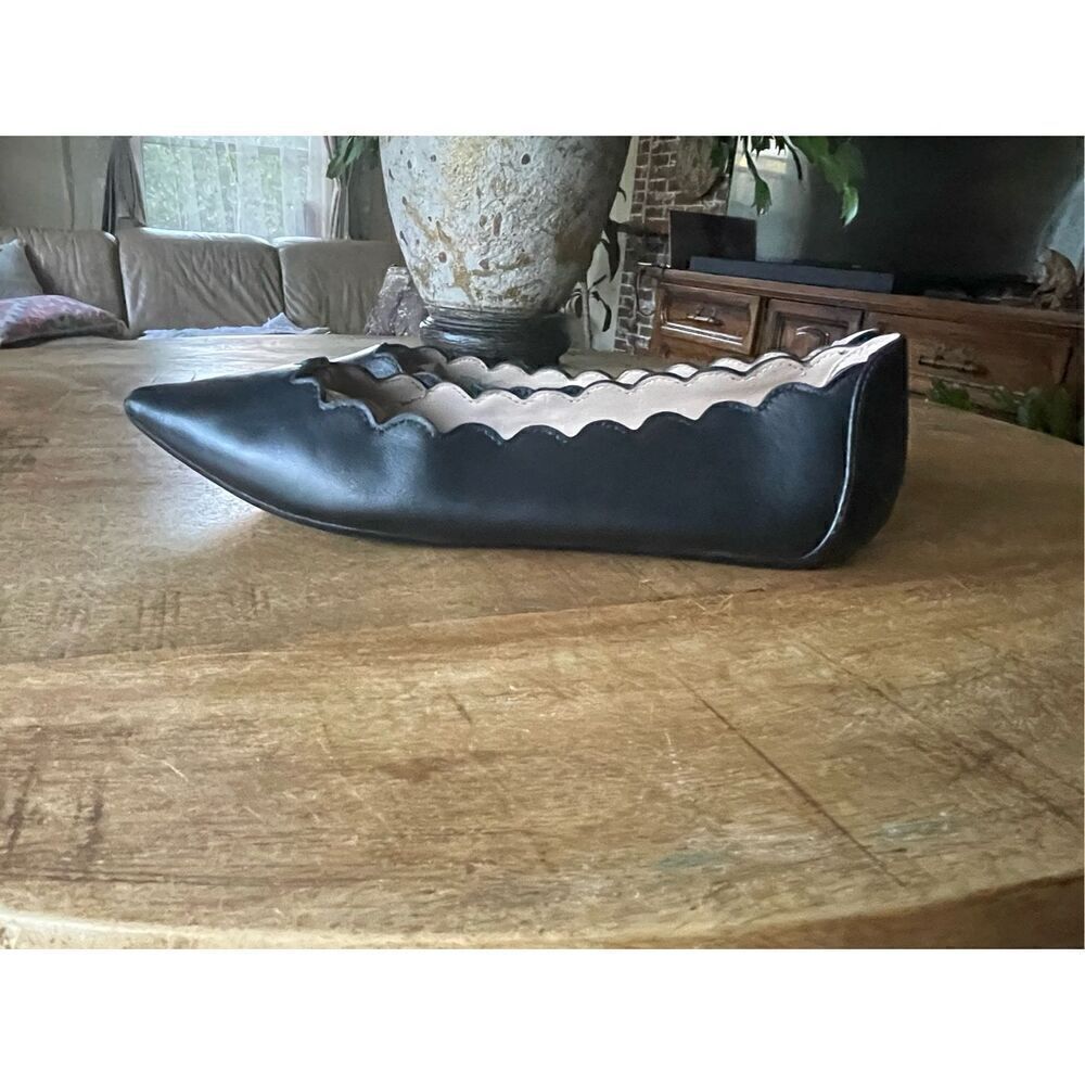 NWOT ADRIENNE VITTADINI BLACK LEATHER FLATS SIZE 7.5